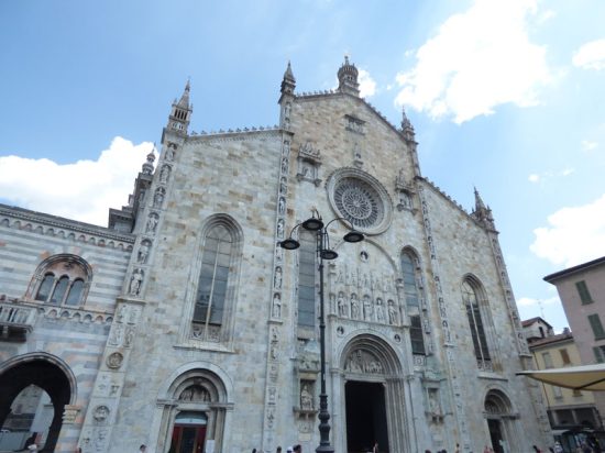 Como Cathedral façade