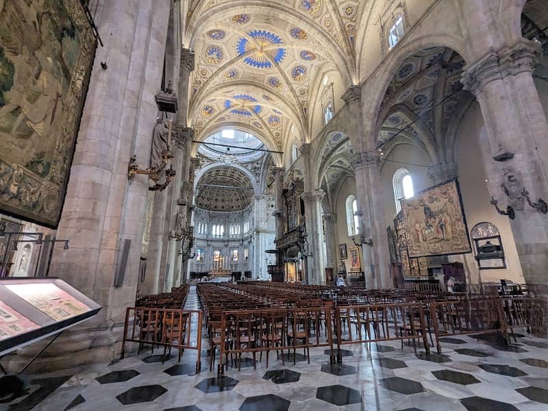 Interior of Duomo di Como