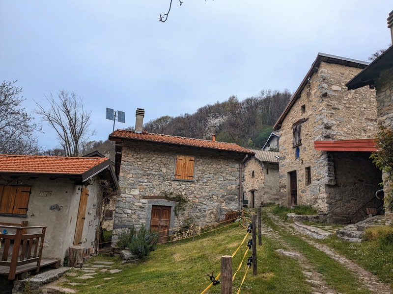 Monti di Careno, ein Ortsteil von Nesso an der Strada Regia