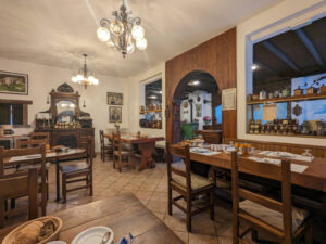 La Vecchia Chioderia farmhouse (interior of the restaurant)